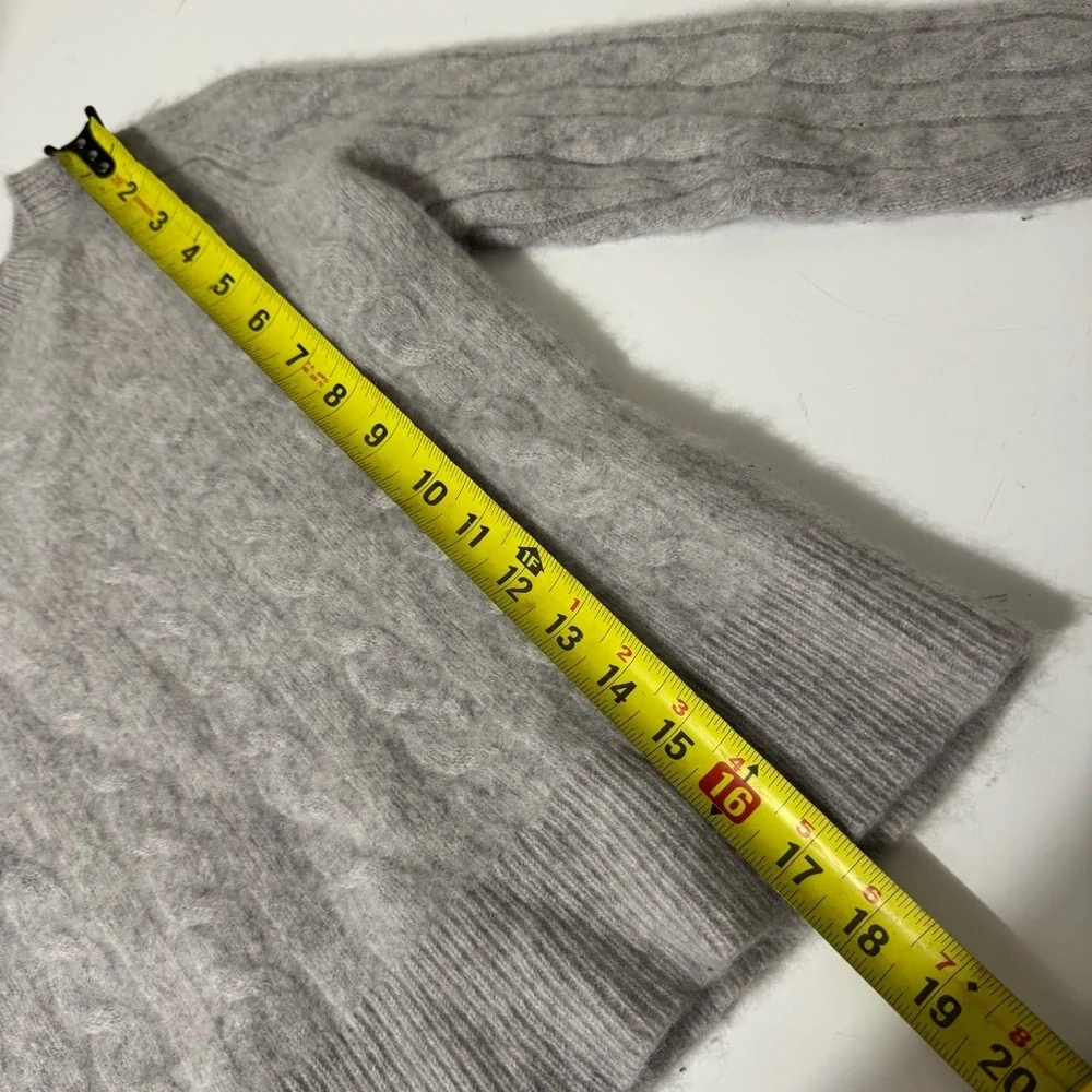 1901  100% cashmere Normcore cosycore whimsy Light Gray Cable Knit Sweater - Picture 5 of 5